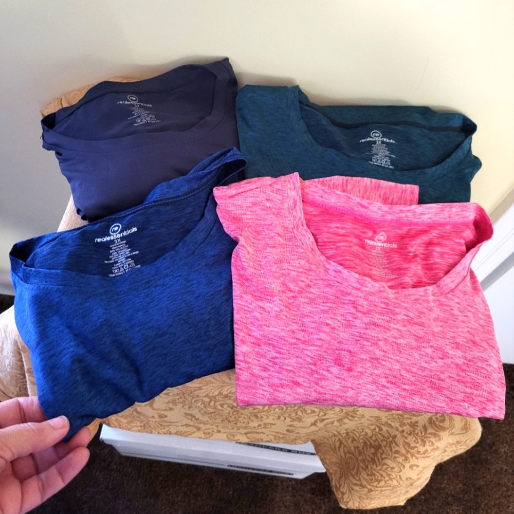 realessentials 4 shirt set of atheletic crop top   women's 3X  #2433